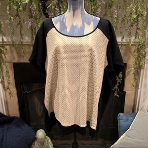 Lane Bryant black and cream laser cut faux leather short sleeve top 26/28